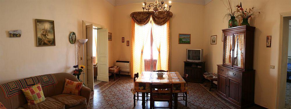 Etna Bed & Breakfast เบลปาสโซ ภายนอก รูปภาพ