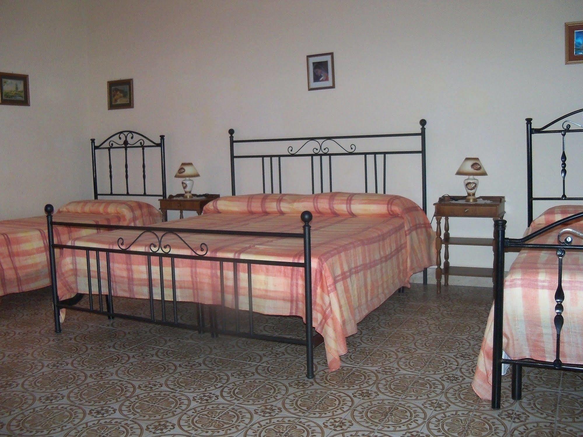 Etna Bed & Breakfast เบลปาสโซ ภายนอก รูปภาพ